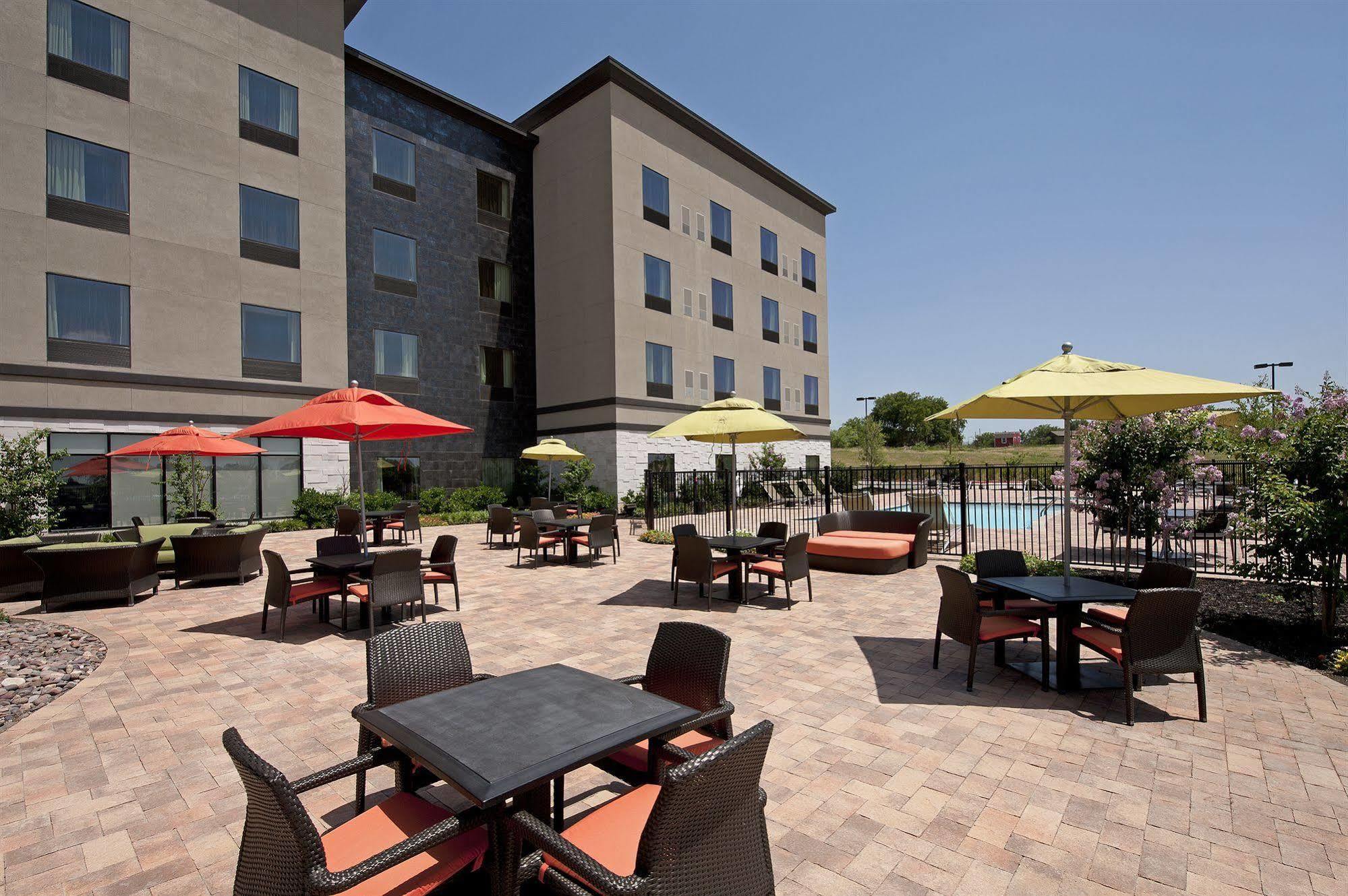 Hilton Garden Inn Ft Worth Alliance Airport Roanoke Exterior photo